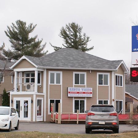 Motel Le Victo Victoriaville Bagian luar foto
