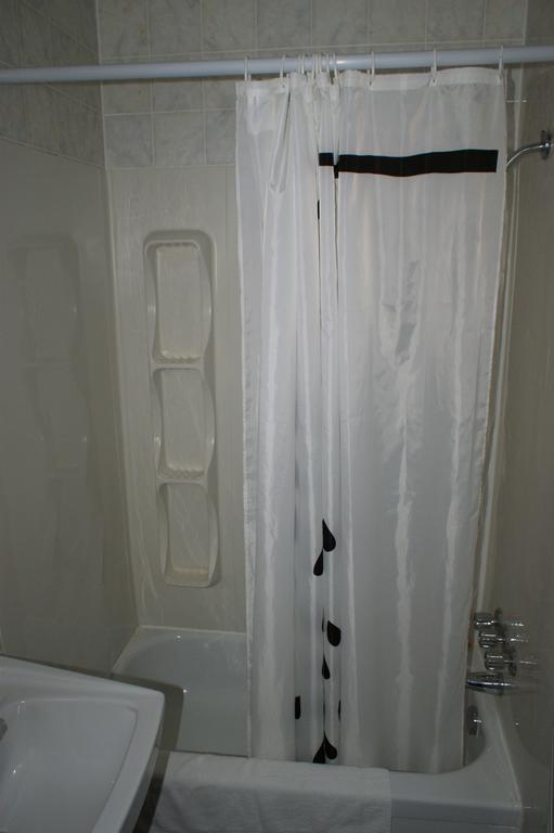 Motel Le Victo Victoriaville Bagian luar foto
