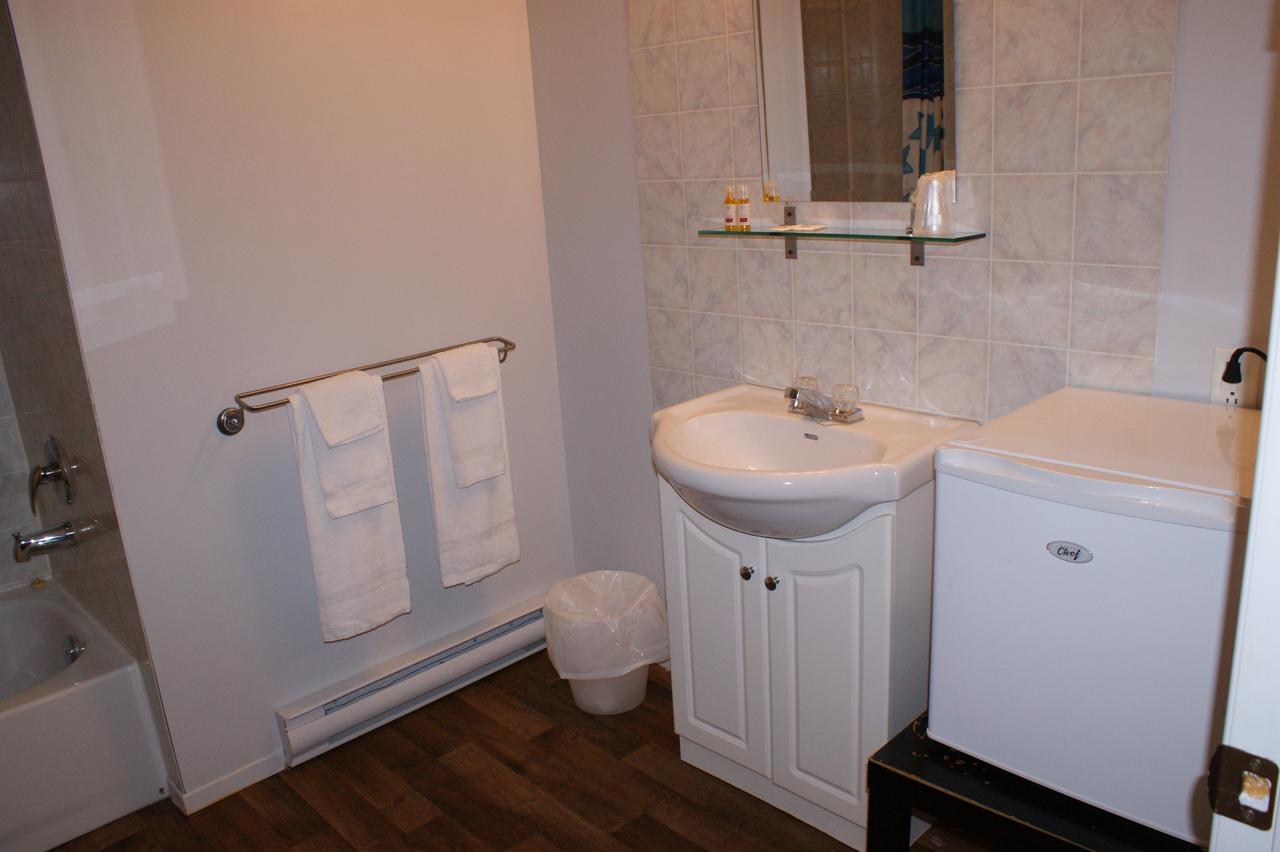 Motel Le Victo Victoriaville Bagian luar foto