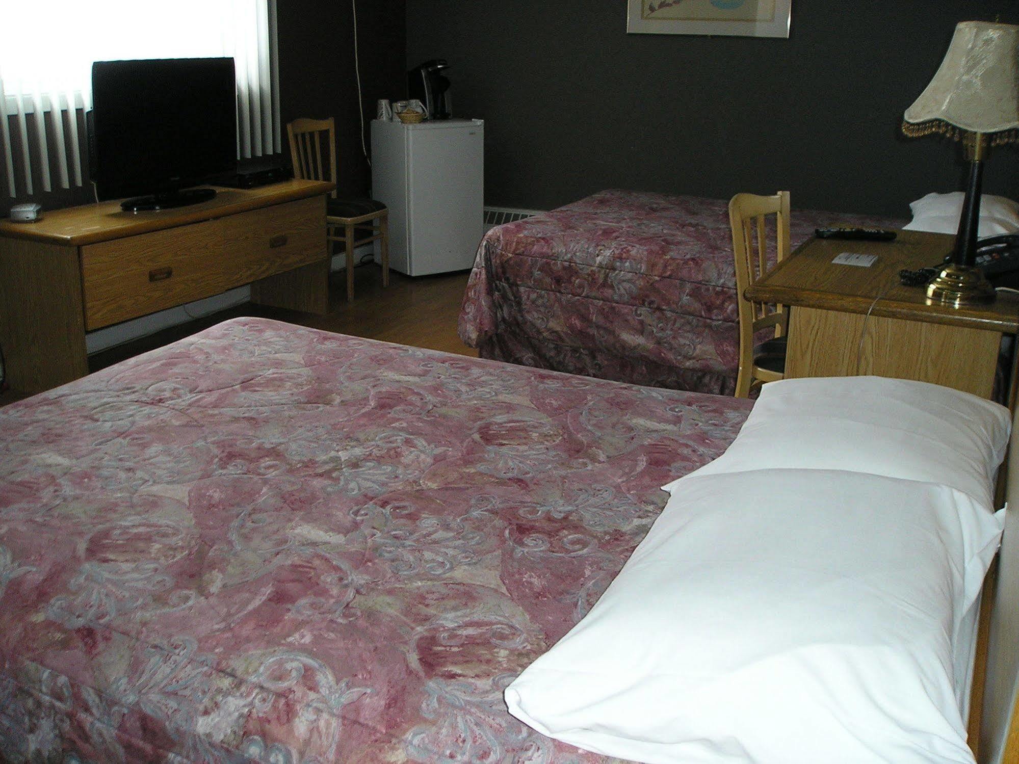 Motel Le Victo Victoriaville Bagian luar foto
